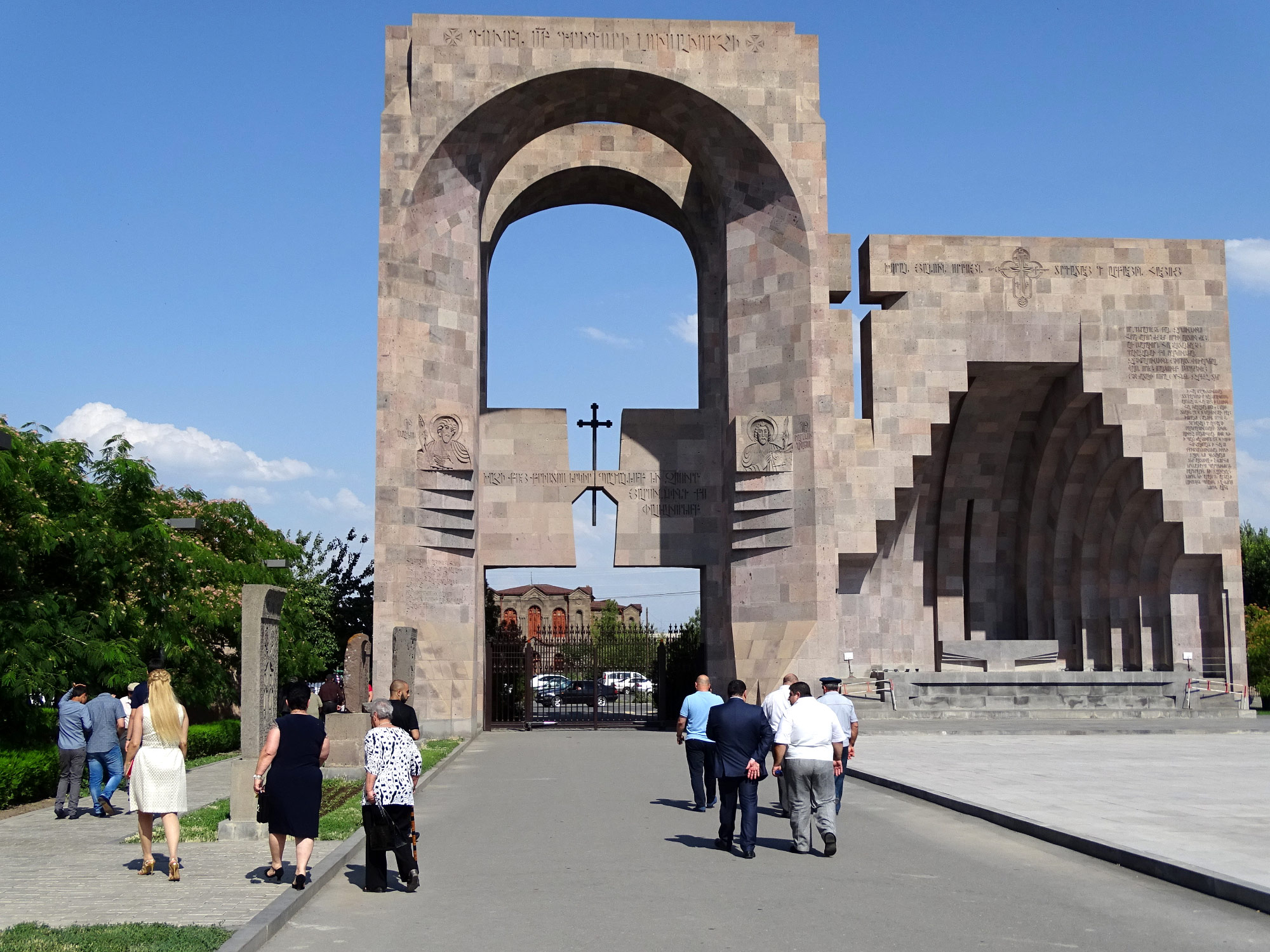 Vagharshapat | Etchmiadzin (Վաղարշապատ, Вагаршапат, Эчмиадзин) (Photo license: CC BY 2.0)